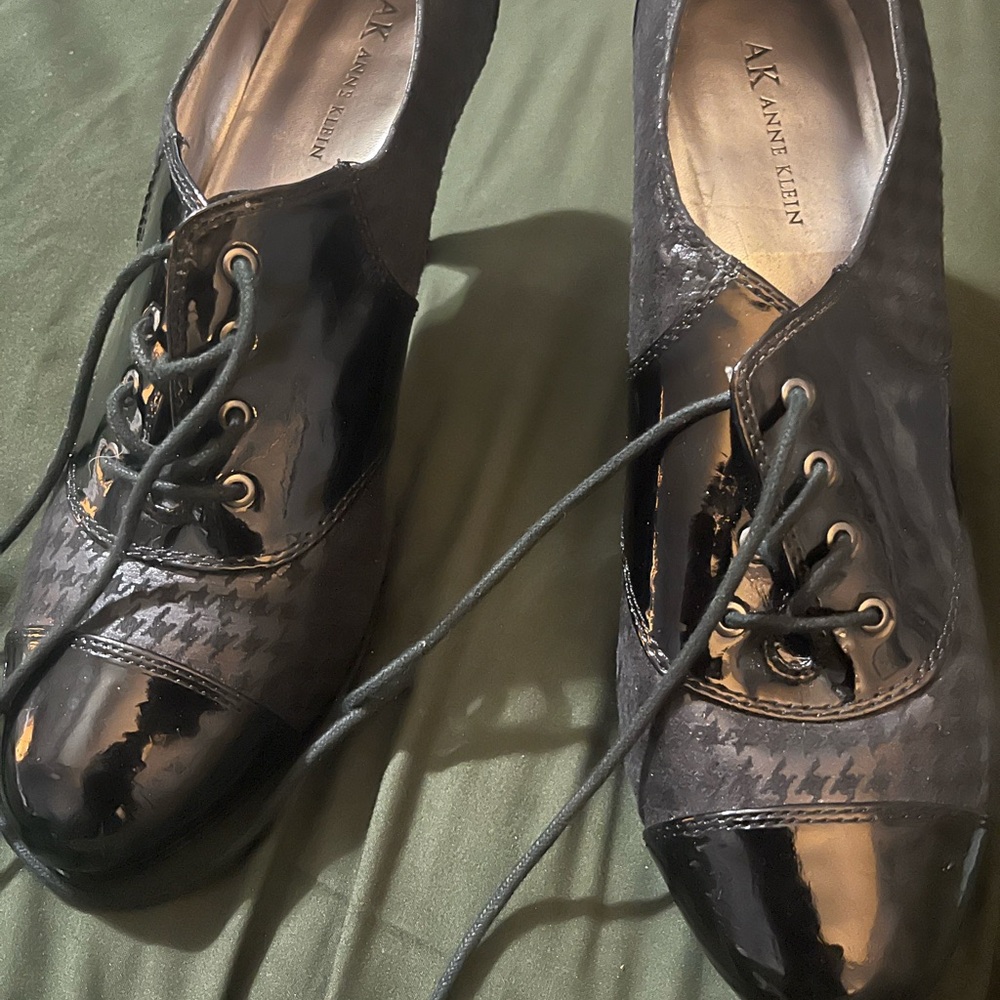 Anne Klein Women's Black Oxford Shoes